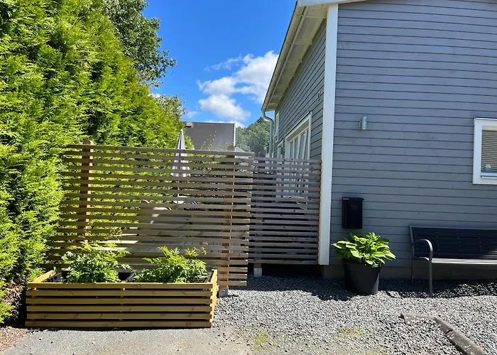 Tiny Grey House With Loft, 15 Min From City Center