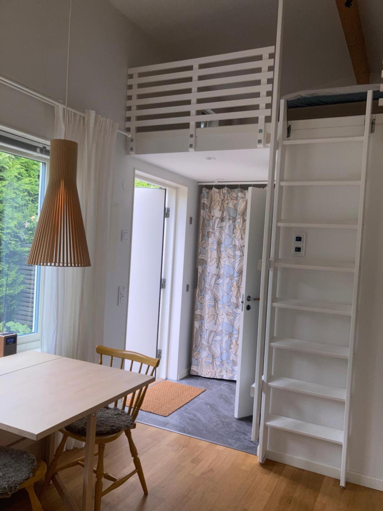Tiny Grey House With Loft, 15 Min From Center Casa vacanze Goteborg