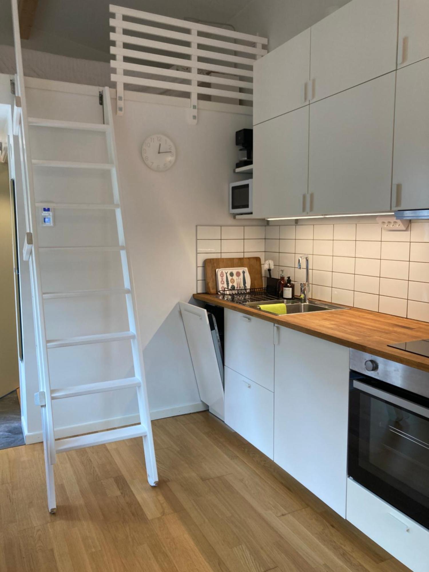 Tiny Grey House With Loft, 15 Min From Center Casa vacanze